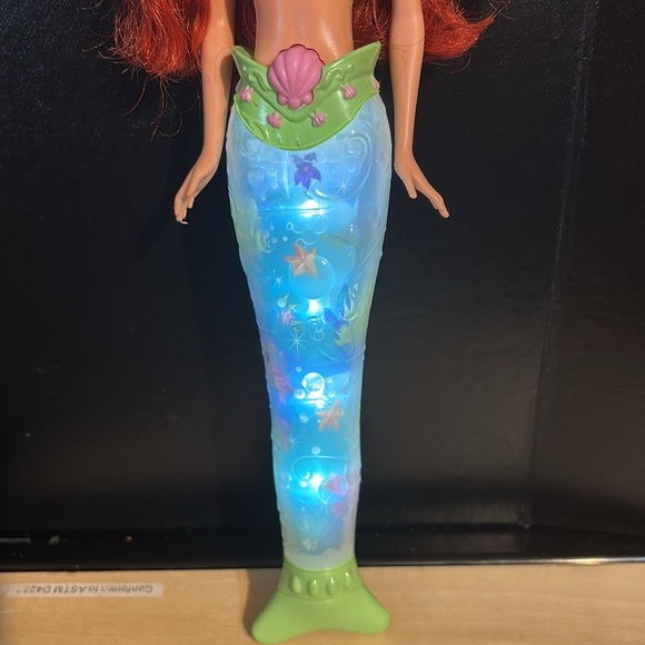 The Little Mermaid Doll with light up tail - Picture 6 of 6